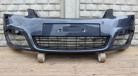 Opel Zafira B Front bumper 13124959
