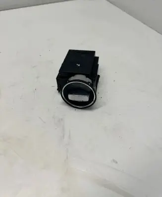 Volkswagen PASSAT B6 Ignition lock 3C0905843R