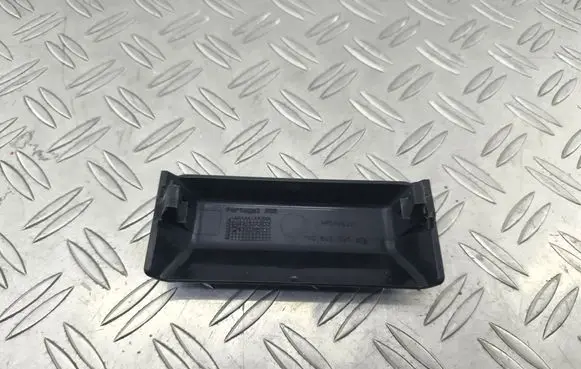 Seat Alhambra (Mk2) Sliding door rail trim 7N0843825B