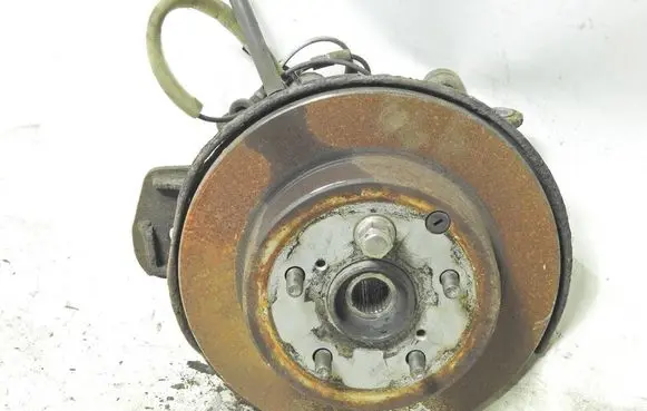 Toyota RAV 4 (XA30) Rear wheel hub