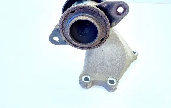 Nissan Leaf II (ZE1) Engine mount bracket