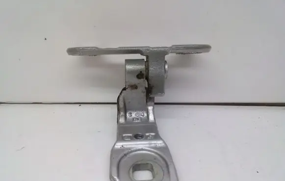 Opel Signum Rear door lower hinge