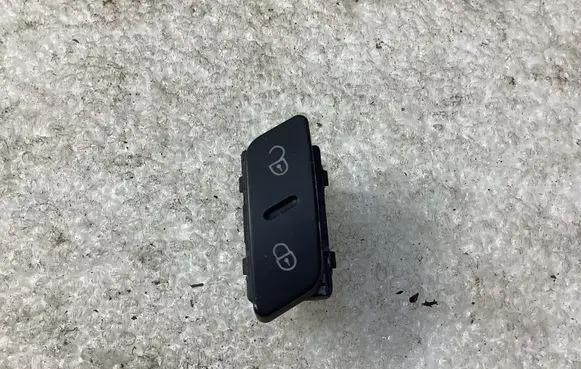 Volkswagen Jetta V Central locking switch button 1K0962125