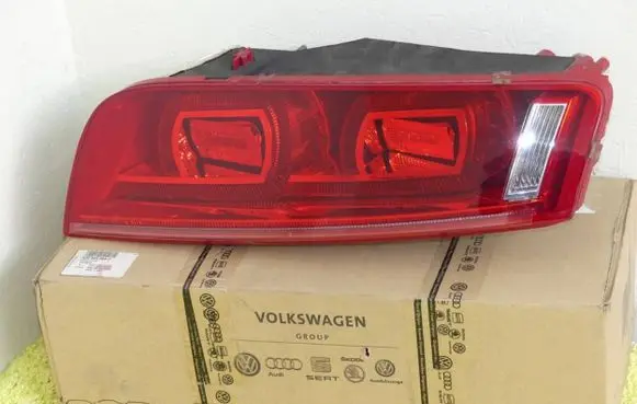Audi R8 42 Rear/tail lights 420945096