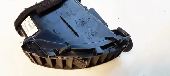Nissan Note (E11) Dash center air vent grill 68751BH00A