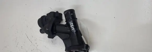 Nissan Qashqai Thermostat/thermostat housing 110600686R