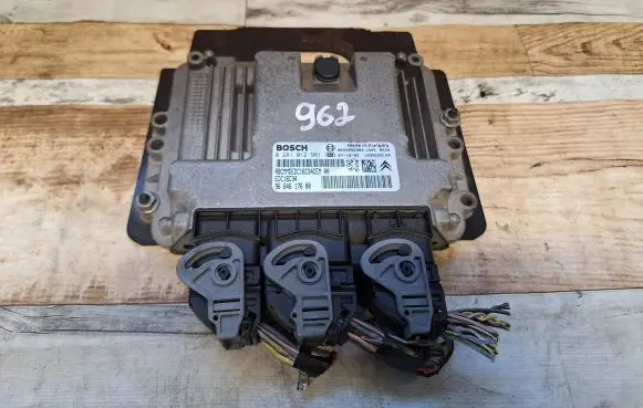 Citroen C4 I Picasso Engine control unit/module 9664617680 0281012981