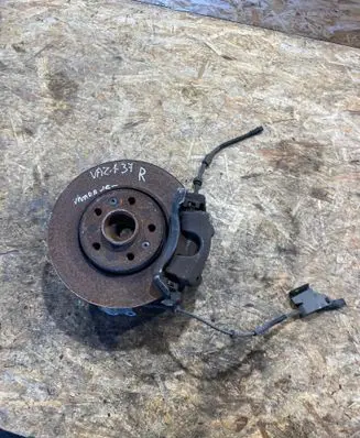 Opel Vivaro Front wheel hub 