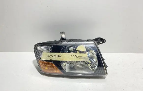 Mitsubishi Pajero Headlight/headlamp 10087420