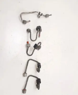 Volkswagen Golf VI Fuel injector supply line/pipe 