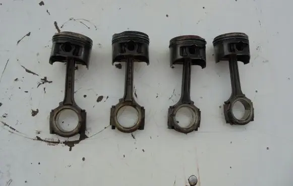 Suzuki Grand Vitara II Piston with connecting rod TOK