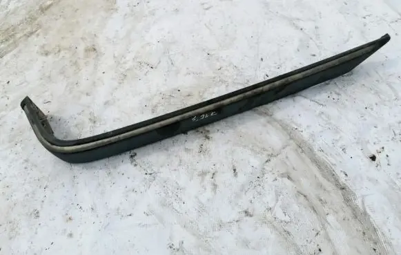 Rear bumper trim bar molding