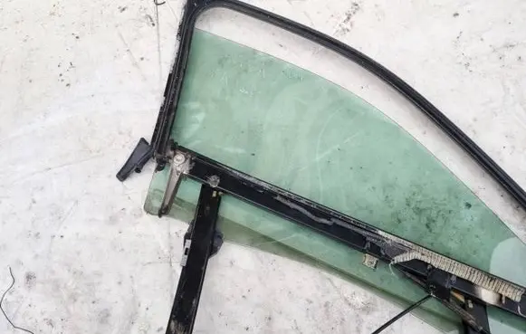 Audi A4 S4 B6 8E 8H Front door window/glass frame 8E0837629