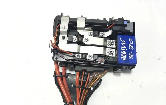 Volvo XC70 Fuse module 31337183 30659092