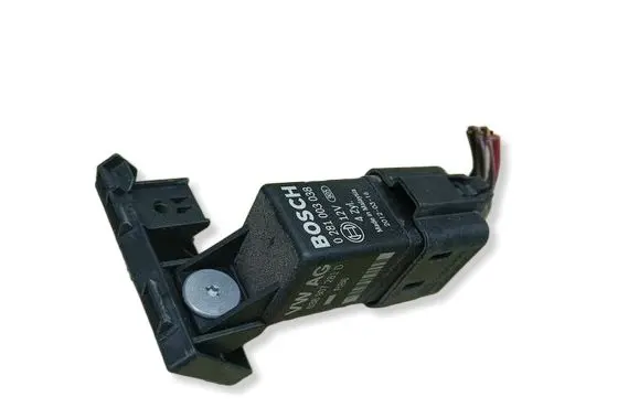 Audi A3 S3 8P Glow plug pre-heat relay 0281003038 20120316