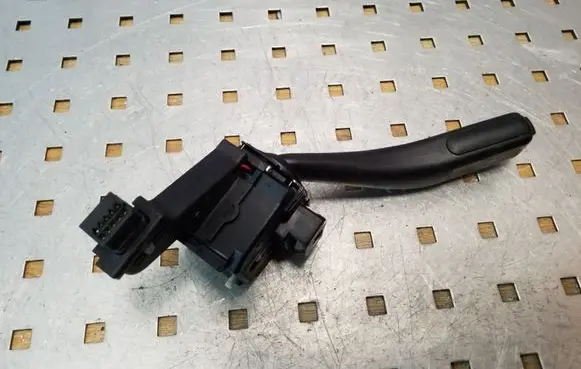 Volkswagen Touran I Indicator stalk 1K0953513A