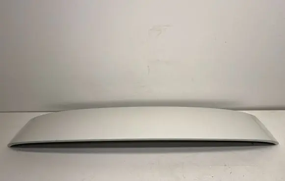 Tailgate/trunk spoiler