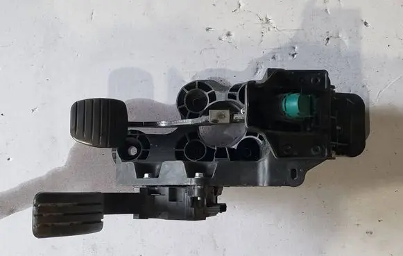 Renault Trafic III (X82) Pedal assembly 465016415R