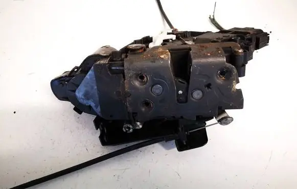 Volvo XC70 Front door lock 31253661