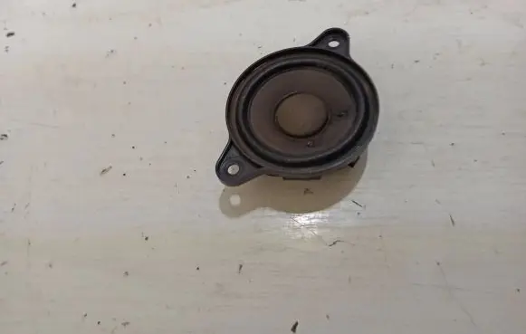 Mercedes-Benz E W211 Panel speaker A2118203002