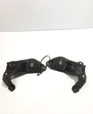 Honda CR-V Radiator mount bracket 