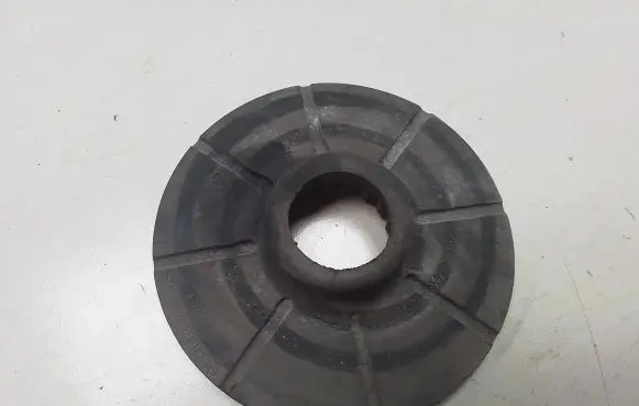 Opel Insignia A Front coil spring rubber mount 90538496