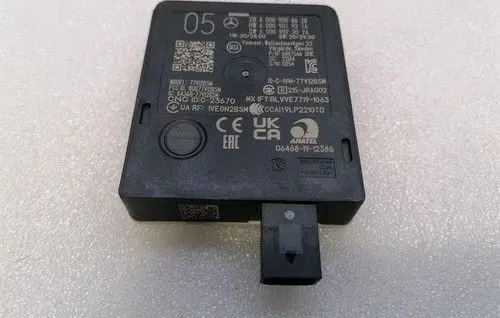 Mercedes-Benz CLS W257 Oil pressure sensor A0009008628