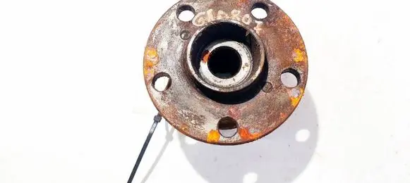 Subaru Legacy Rear wheel hub