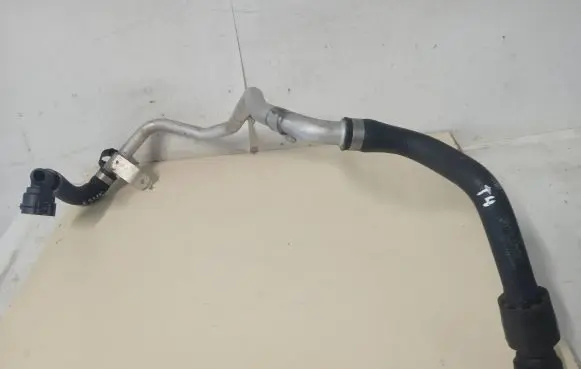 Coolant pipe/hose