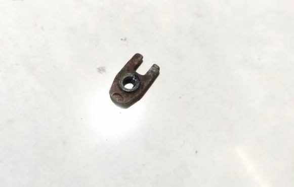 Renault Clio II Fuel Injector clamp holder