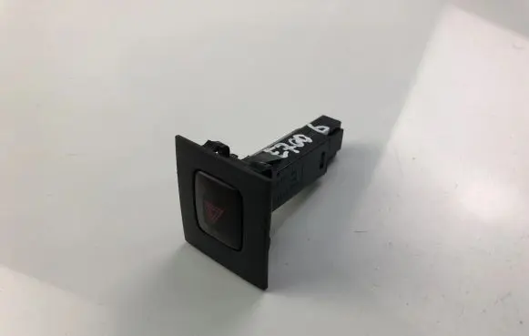 Volvo V70 Hazard light switch 30710106
