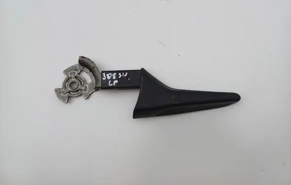 Peugeot 308 SW Seat adjustment handle