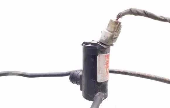 SsangYong Rexton Windscreen/windshield washer pump 8632005000