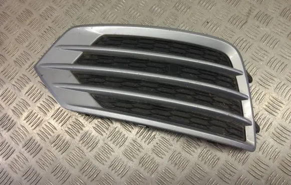 Audi Q3 8U Front bumper lower grill 8U0807151C 1670207