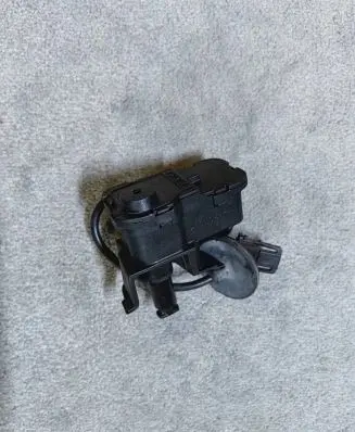 Volkswagen Golf Cross Central locking motor 5C6810773H 100414032538