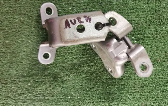 Toyota Auris E180 Front door hinge set 