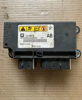 Chevrolet Orlando Airbag control unit/module 13505823