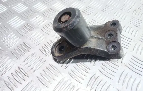 KIA Soul Engine mounting bracket
