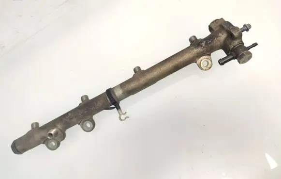 Mercedes-Benz C W202 Fuel main line pipe 6110700095 0445214004