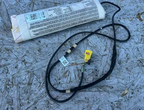 Volkswagen PASSAT B7 Seat airbag 3AA880241