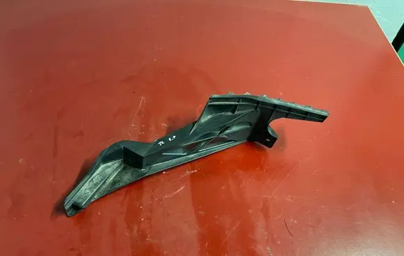 Chrysler Town & Country V Front bumper mounting bracket 68084829AA
