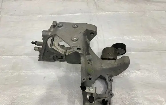Jeep Renegade Engine mounting bracket 55260016