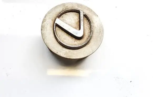 Lexus IS 220D-250-350 Original wheel cap 