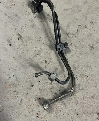 Opel Frontera B Fuel injector supply line/pipe 