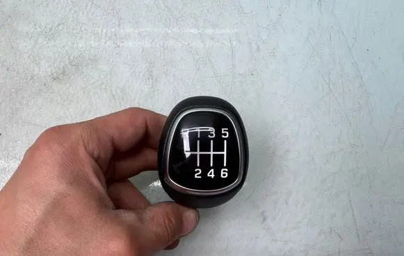 Hyundai Bayon Gear selector/shifter in gearbox 
