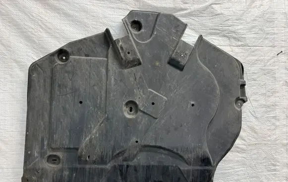 Mercedes-Benz E AMG W212 Other under body part A2126192338