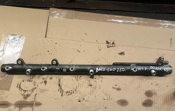 BMW 5 E60 E61 Fuel main line pipe 7788679 0445216008 063823