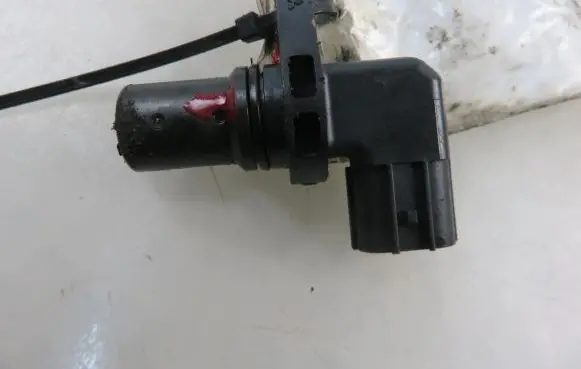 Suzuki Alto Camshaft speed sensor J5T33071