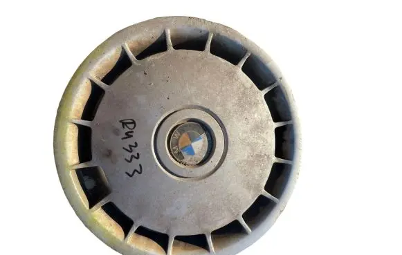BMW 5 E34 R15 wheel hub/cap/trim 1129843