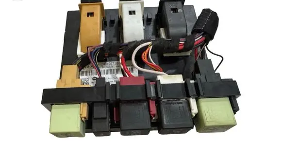 Skoda Octavia Mk2 (1Z) Comfort/convenience module 1K0937087J 5DK00965406 S0615H103